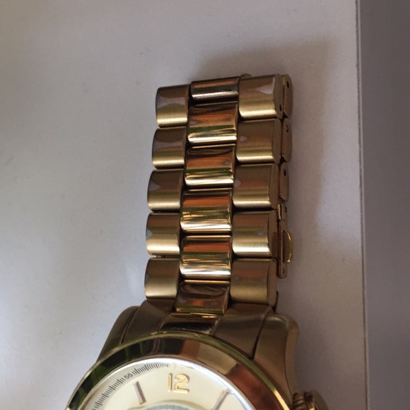 Michael Kors oversized runway watch - Picture 4 of 8